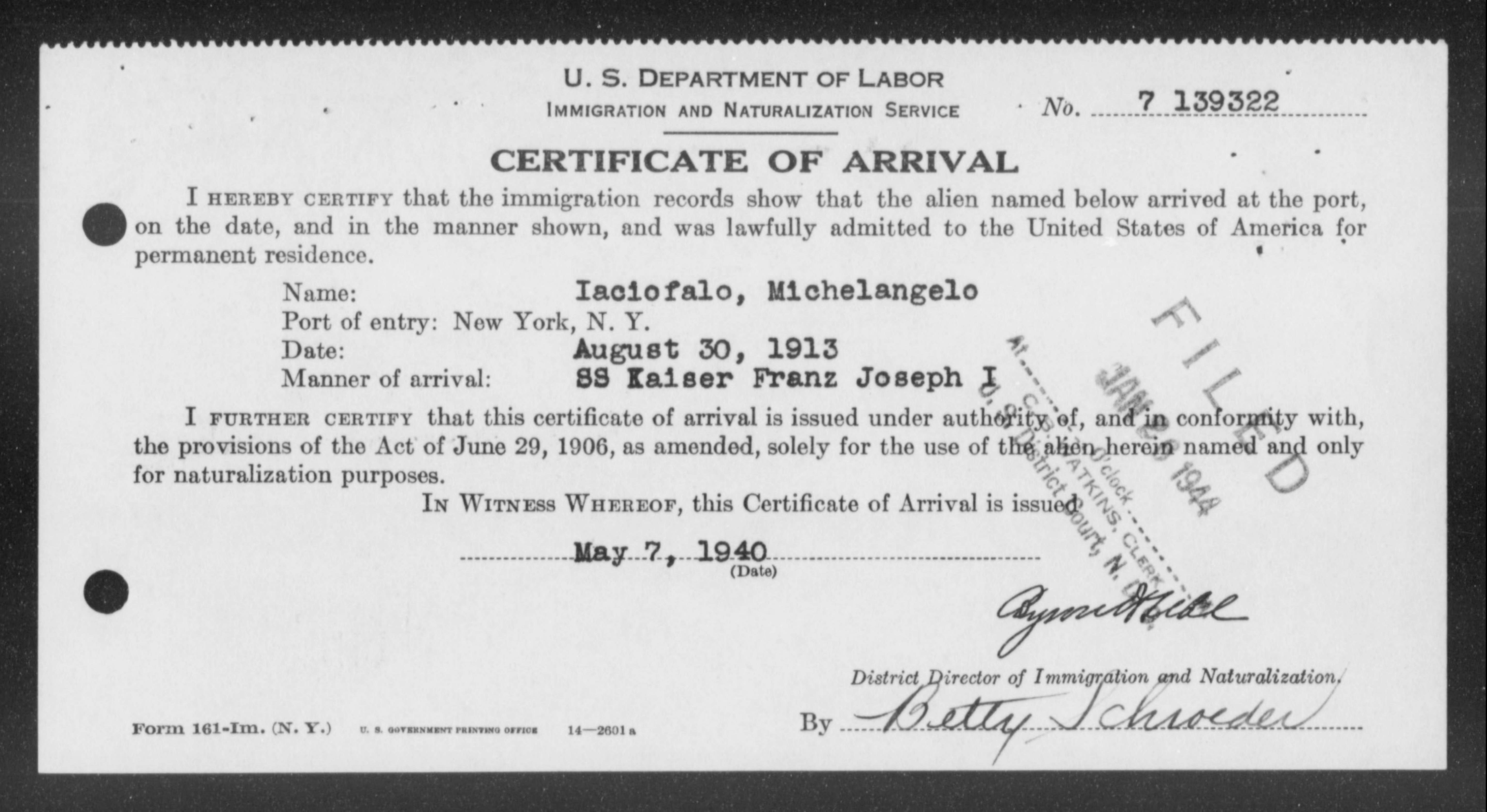 First page preview of nara-naturalization-file-mike-iaciofano-1940-1944.pdf